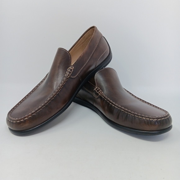 ECCO Classic Moc 2.0 Driving Loafers - Picture 2 of 9